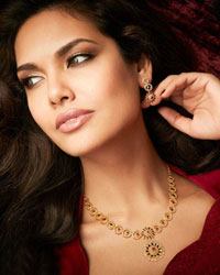 Esha Gupta